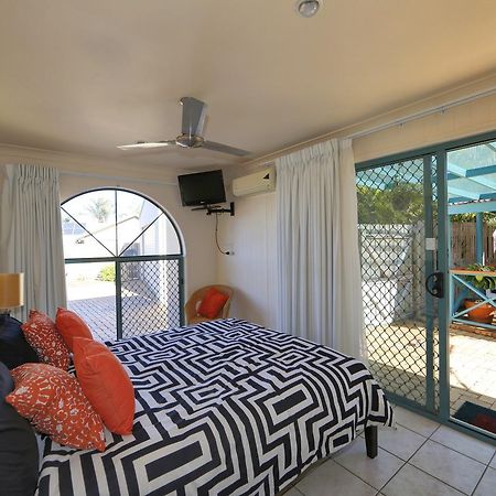 Golden Cane Bed & Breakfast Bargara Exterior photo